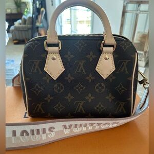 Brand New Louis Vuitton Speedy 20